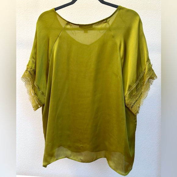 Ryegrass silky soft sheer olive green blouse, slight scallop lace sleeve Size XL - Picture 3 of 9